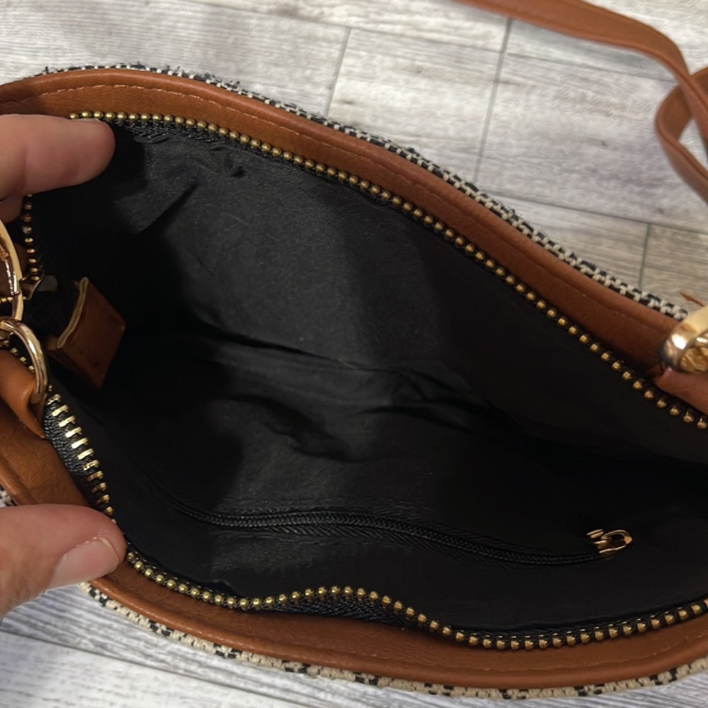 Boho Crossbody - Picture 4 of 5